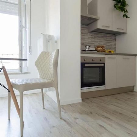 One Flat/Studio,Busto ArsizioCenter,With Terrace Buitenkant foto